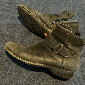 Timberland Suede Ankle Zip Boots